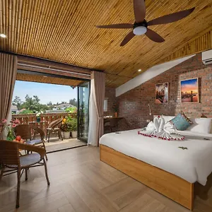Golden Bamboo An Bang & Bed & Breakfast