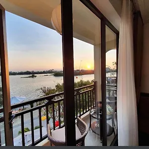 Roxana River Hội An